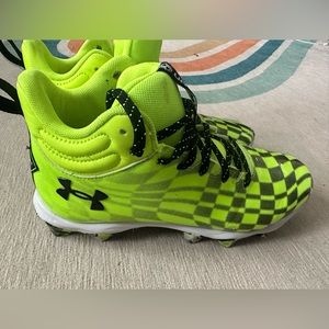 Boys' UA Spotlight Franchise 3 RM AA Jr. Football Cleats